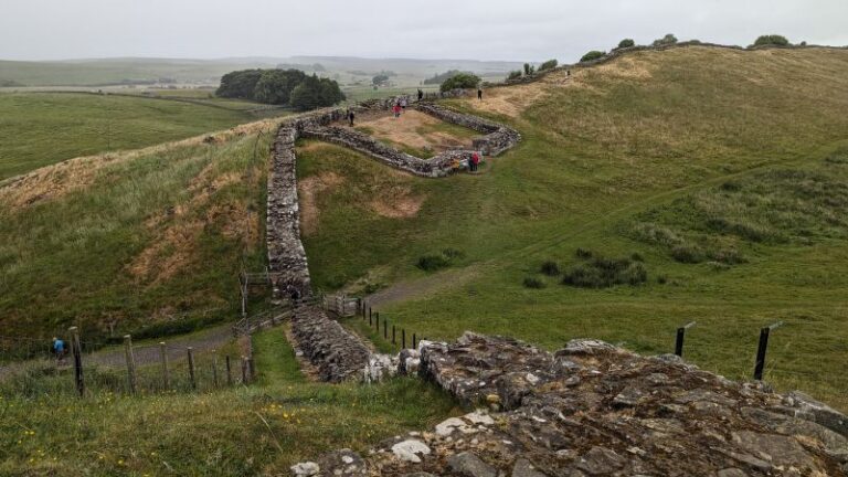 2023_06_27_RabbieTourHardiansWall_Wall1